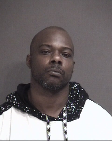 Mugshot of SHIELDS, MICHAEL DWAUN